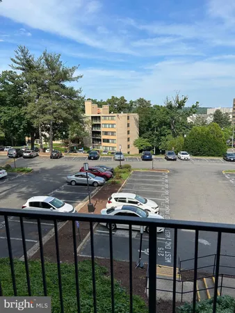 $2,400 | 75 South Reynolds Street, Unit 212, Alexandria, VA 22304