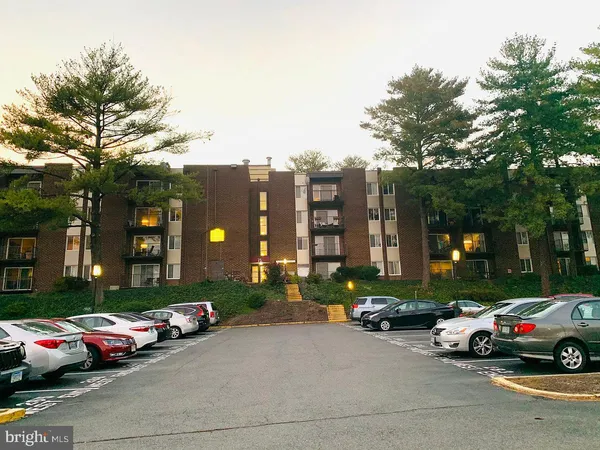 $2,400 | 75 South Reynolds Street, Unit 212, Alexandria, VA 22304