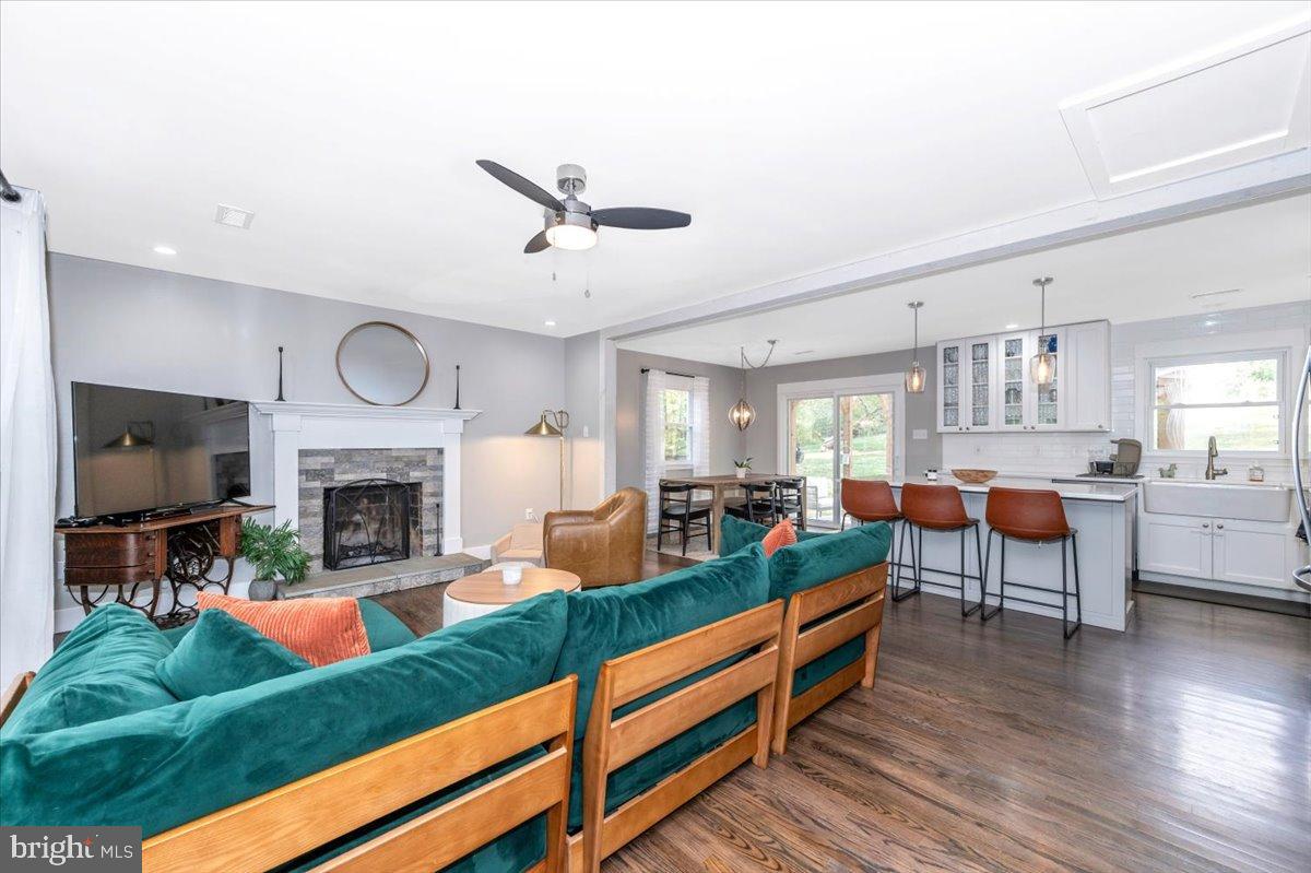 2710 Monument Road Myersville, MD 21773 - Photo 12 of 79 Inviting open-concept living space.