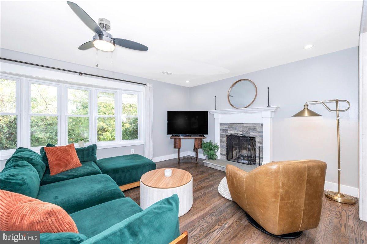 2710 Monument Road Myersville, MD 21773 - Photo 10 of 79 Chic living space with modern elegance.