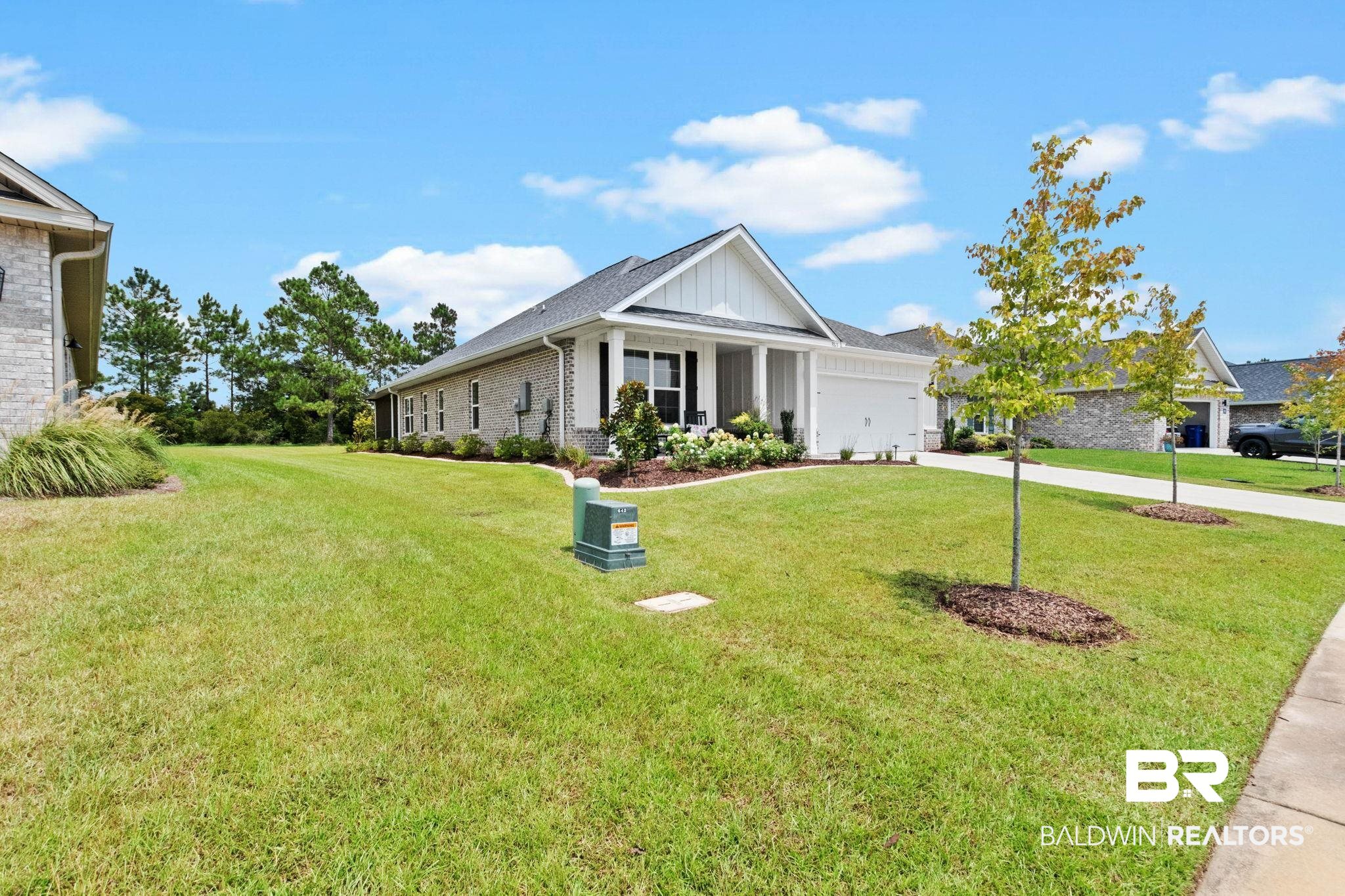 9815 Lakeview Drive Foley, AL 36535 - Photo 4 of 100 Craftsman inspired home featuring a front lawn and a garage