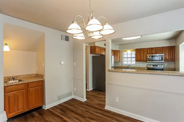 $1,970 | 2416 Sutton Drive, Arlington, TX 76018