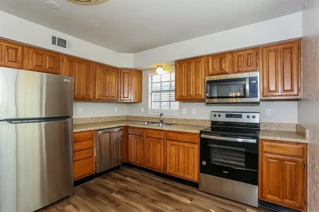 $1,970 | 2416 Sutton Drive, Arlington, TX 76018