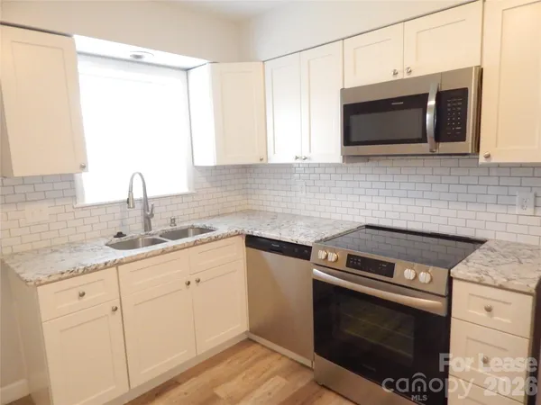$1,200 | 5805 Hunting Ridge Lane, Unit D, Charlotte, NC 28212