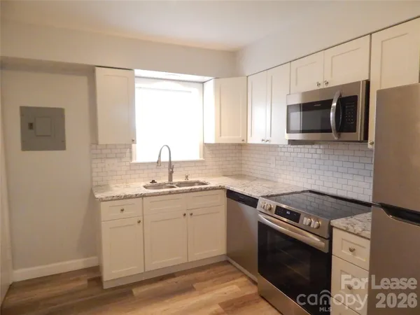 $1,200 | 5805 Hunting Ridge Lane, Unit D, Charlotte, NC 28212