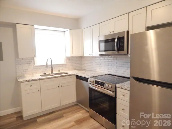 $1,200 | 5805 Hunting Ridge Lane, Unit D, Charlotte, NC 28212