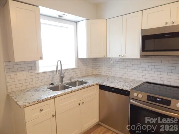 $1,200 | 5805 Hunting Ridge Lane, Unit D, Charlotte, NC 28212