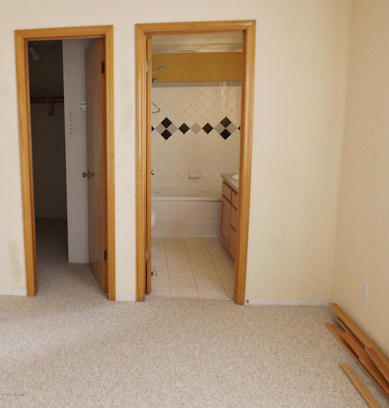 17481 Summitview Road Cowiche, WA 98923 - Photo 7 of 12 a view of bathroom and bathroom