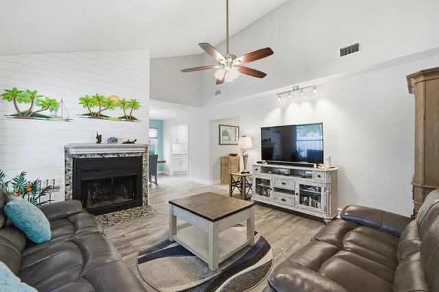 $359,000 | 800 Bay Drive, Unit 17, Niceville, FL 32578