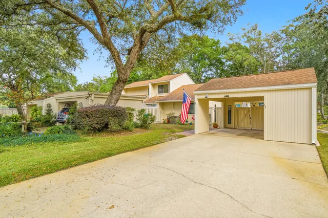 $359,000 | 800 Bay Drive, Unit 17, Niceville, FL 32578