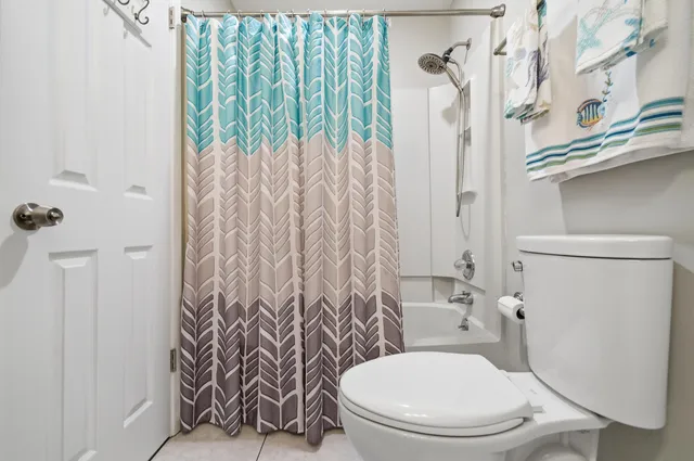 $359,000 | 800 Bay Drive, Unit 17, Niceville, FL 32578