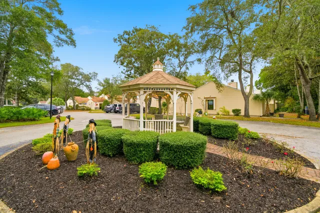 $359,000 | 800 Bay Drive, Unit 17, Niceville, FL 32578