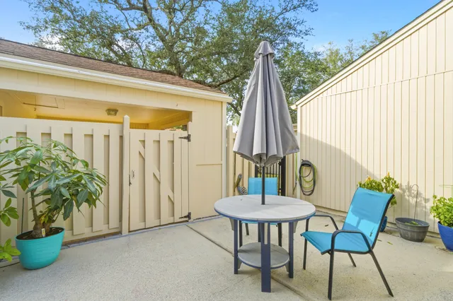 $359,000 | 800 Bay Drive, Unit 17, Niceville, FL 32578