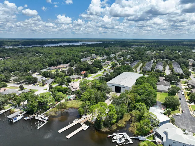 $359,000 | 800 Bay Drive, Unit 17, Niceville, FL 32578