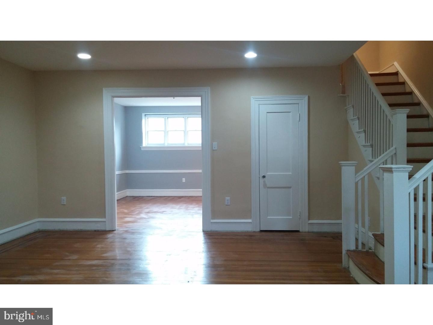 1018 Marlyn Road Philadelphia, PA 19151 - Photo 4 of 25 Living Room