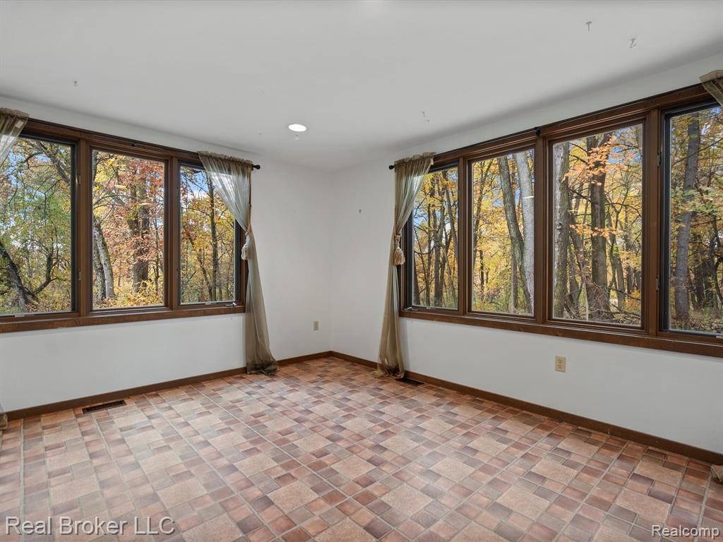 3333 Jonathan Road Metamora, MI 48455 - Photo 9 of 21