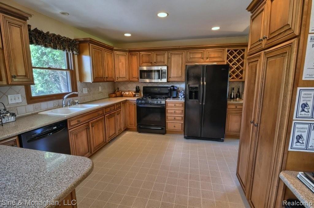 10213 Pound Road Columbus, MI 48063 - Photo 12 of 43 Kitchen.jpg