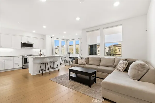 $649,900 | 1301 Lasso Way, Unit 205, Rancho Mission Viejo, CA 92694