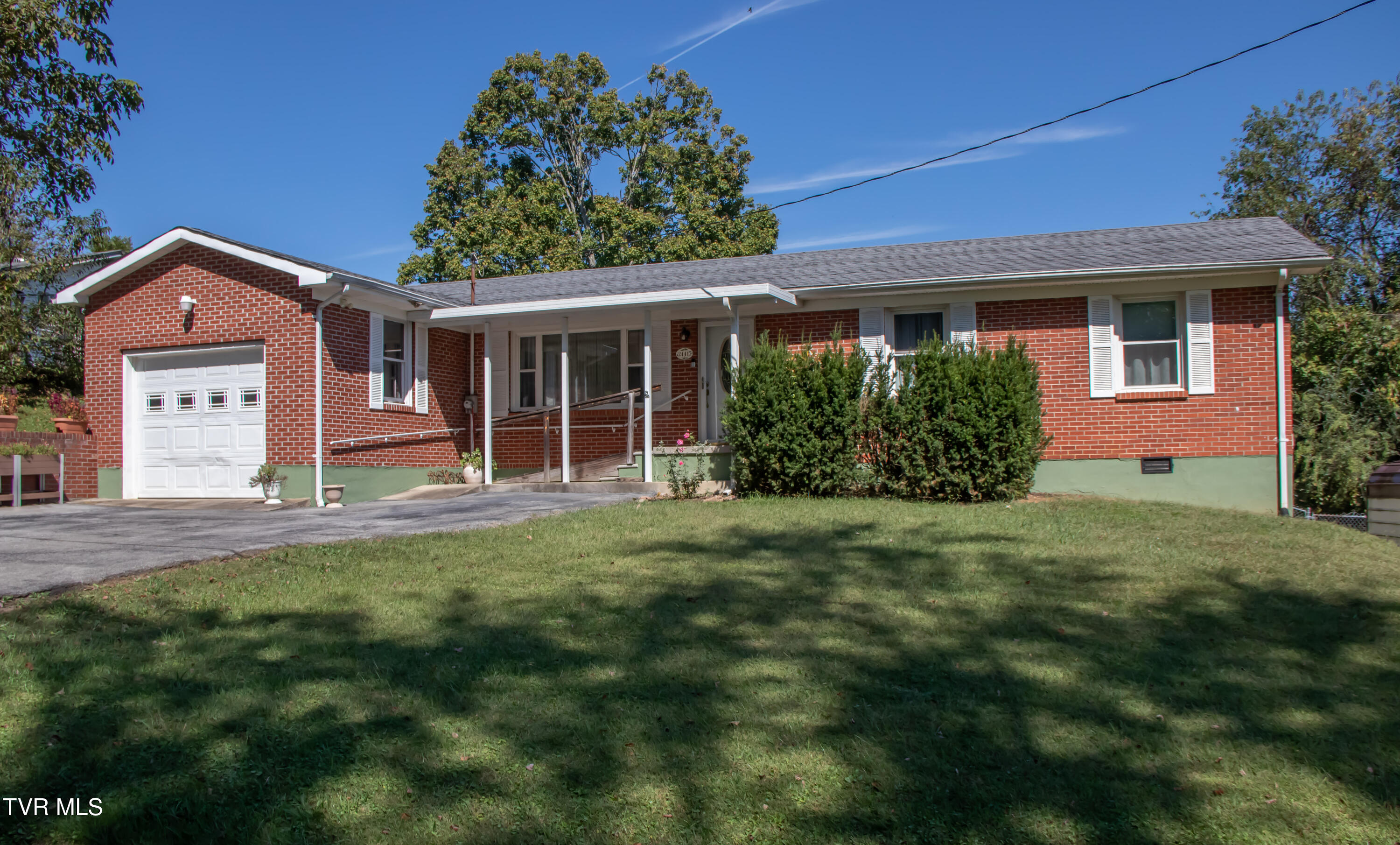 24417 Briscoe Drive Bristol, VA 24202 - Photo 1 of 45 Welcome Home