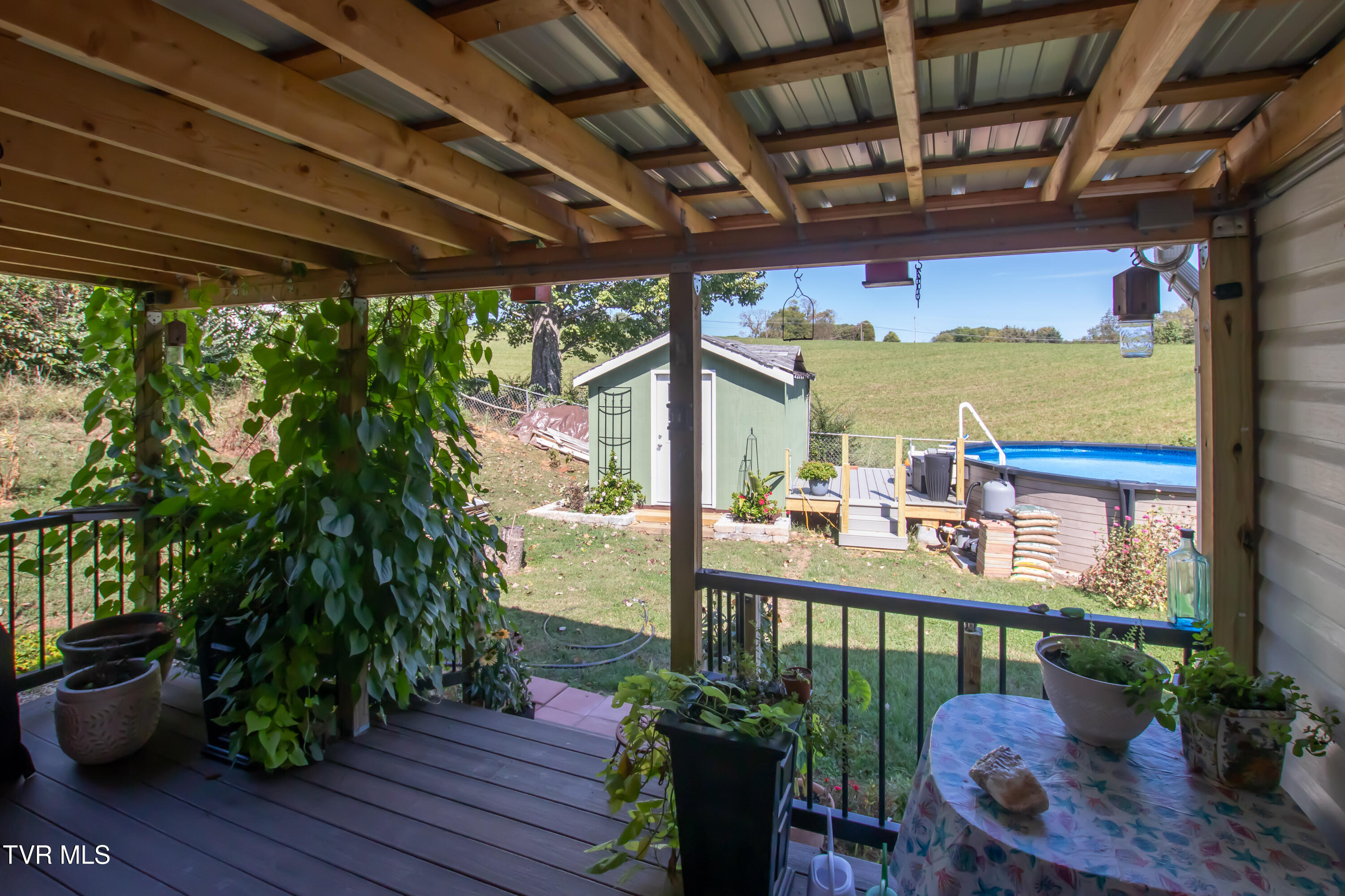 24417 Briscoe Drive Bristol, VA 24202 - Photo 17 of 45 Covered Deck