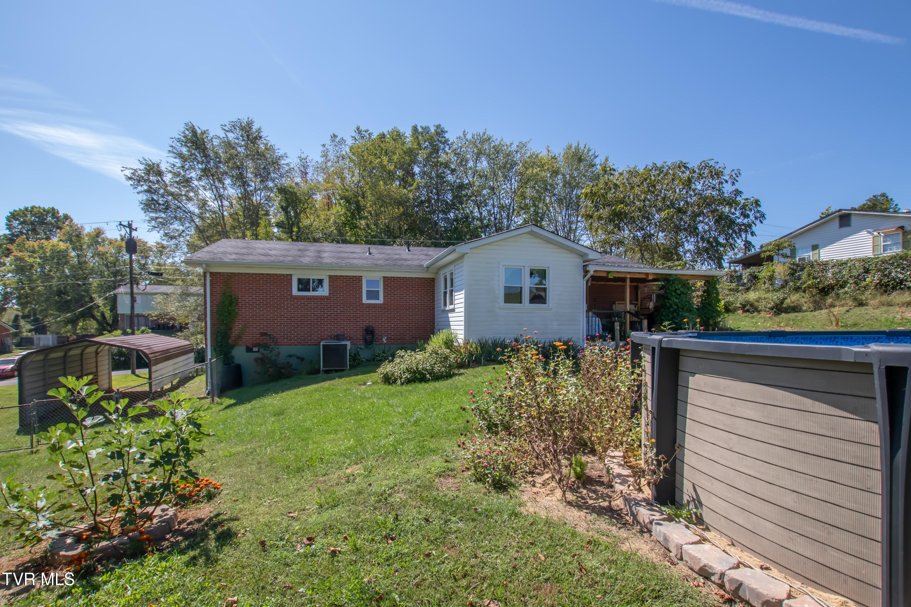 24417 Briscoe Drive Bristol, VA 24202 - Photo 23 of 45 Back of house