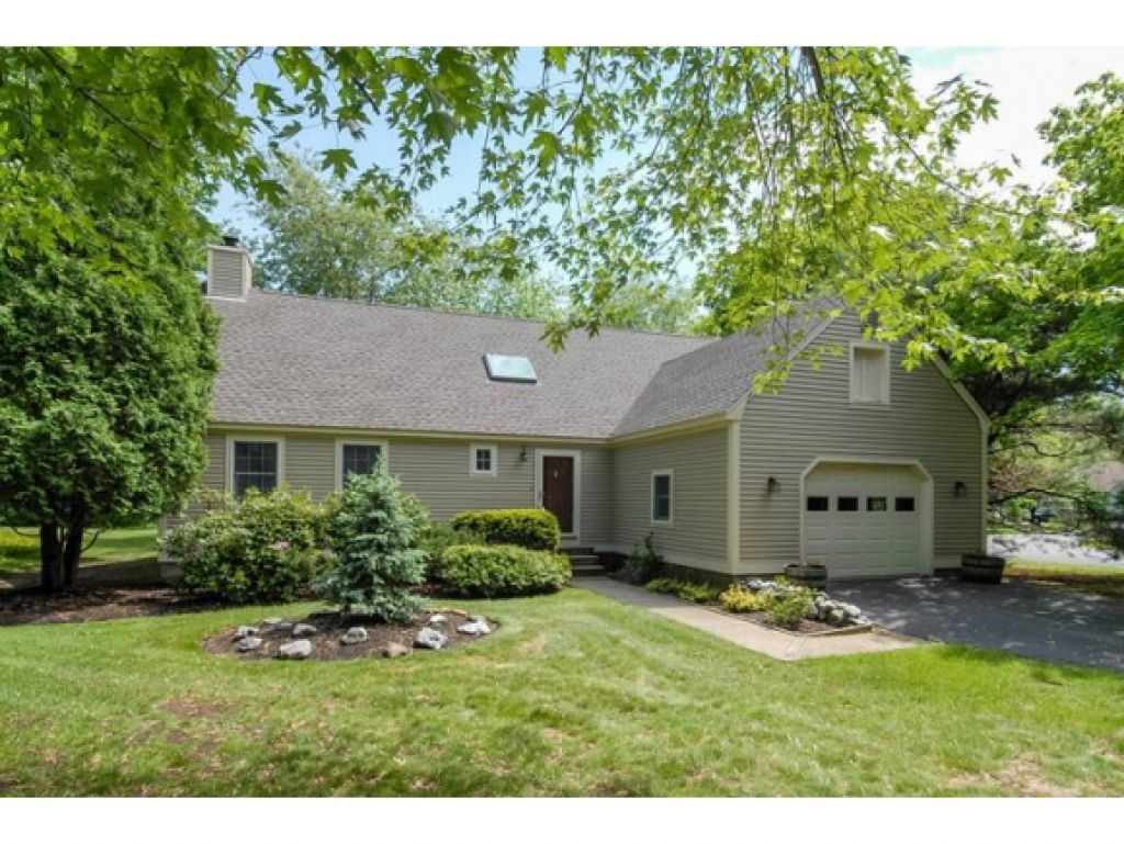 445 Ocean Road, Unit 1 Portsmouth, NH 03801 - Photo 2 of 25 Gallery Image 2