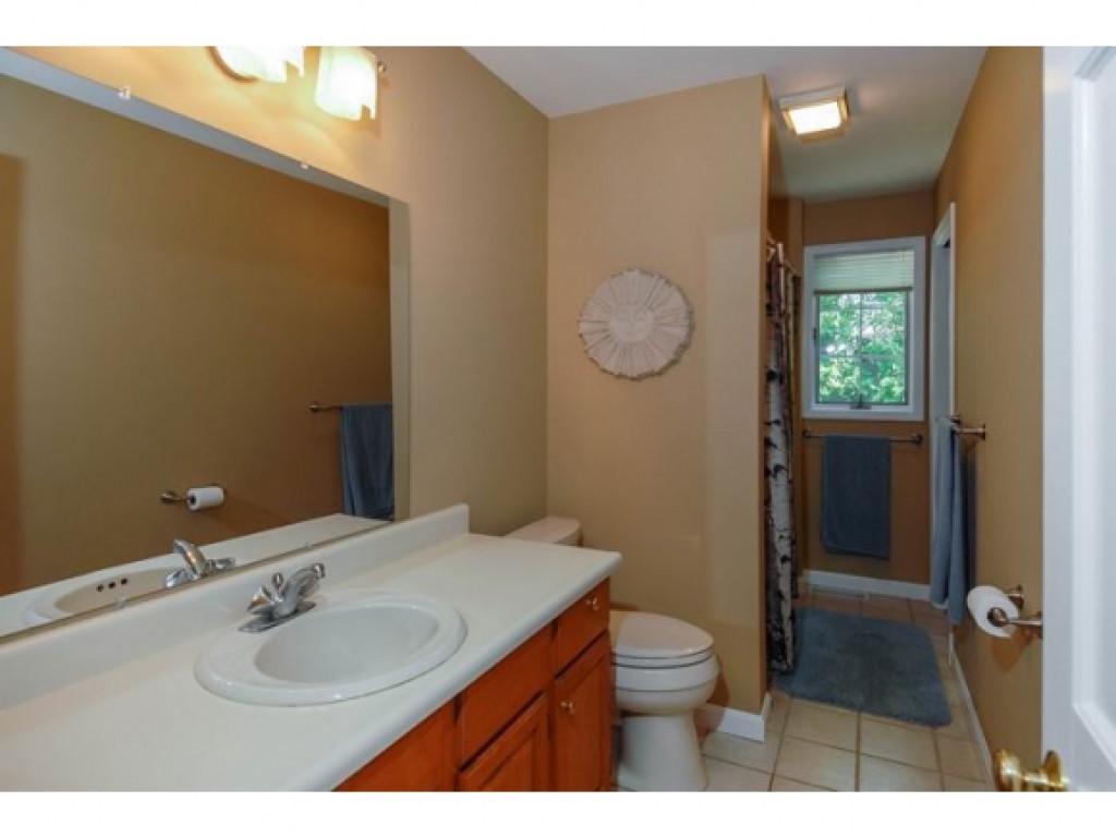 445 Ocean Road, Unit 1 Portsmouth, NH 03801 - Photo 11 of 25 Gallery Image 11