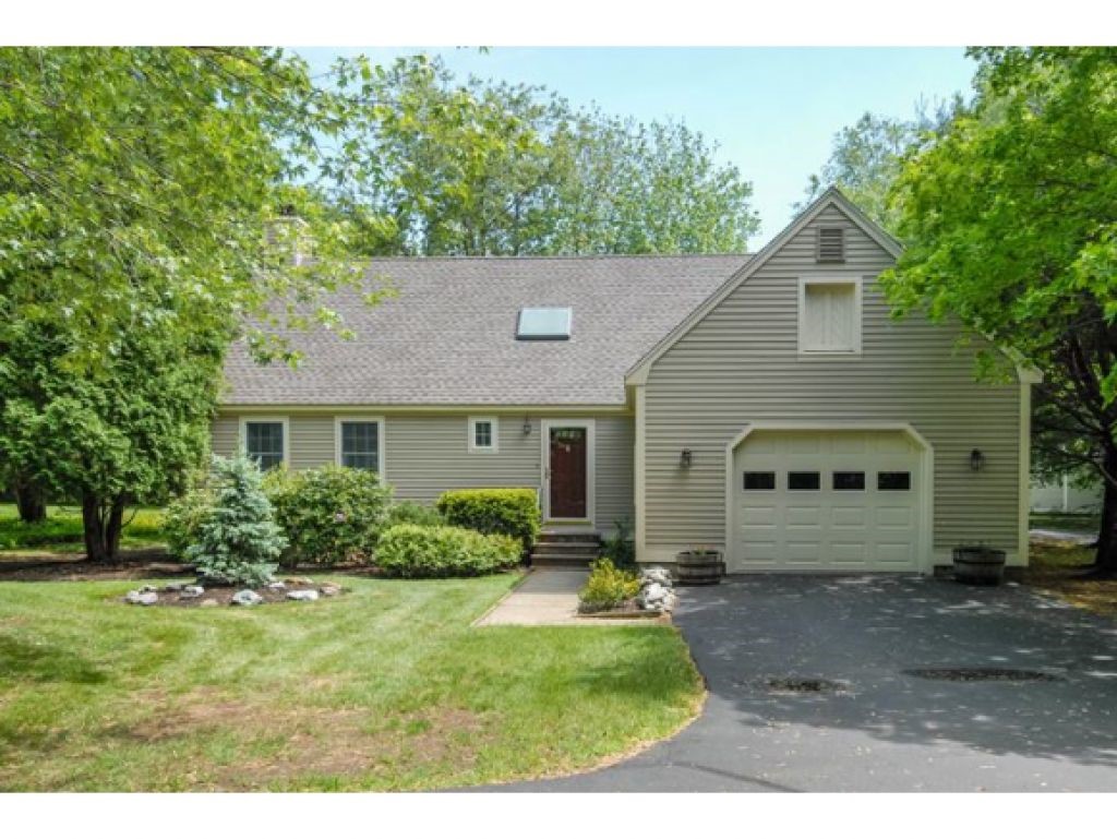445 Ocean Road, Unit 1 Portsmouth, NH 03801 - Photo 3 of 25 Gallery Image 3
