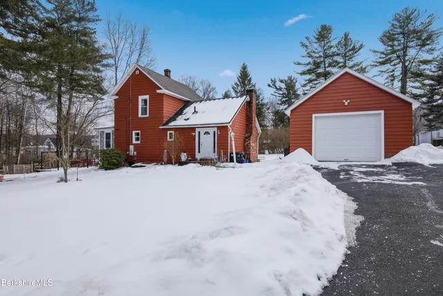 $349,900 | 6 Vine Street, Pittsfield, MA 01201