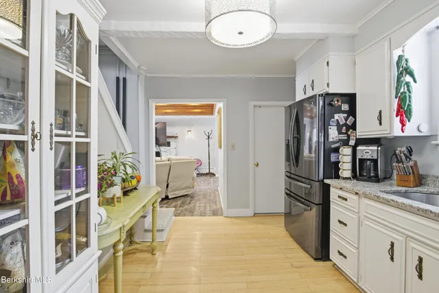 $349,900 | 6 Vine Street, Pittsfield, MA 01201