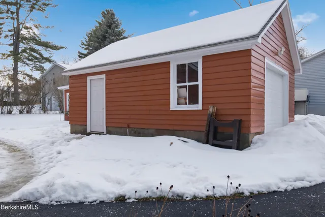 $349,900 | 6 Vine Street, Pittsfield, MA 01201