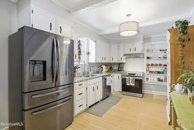 $349,900 | 6 Vine Street, Pittsfield, MA 01201