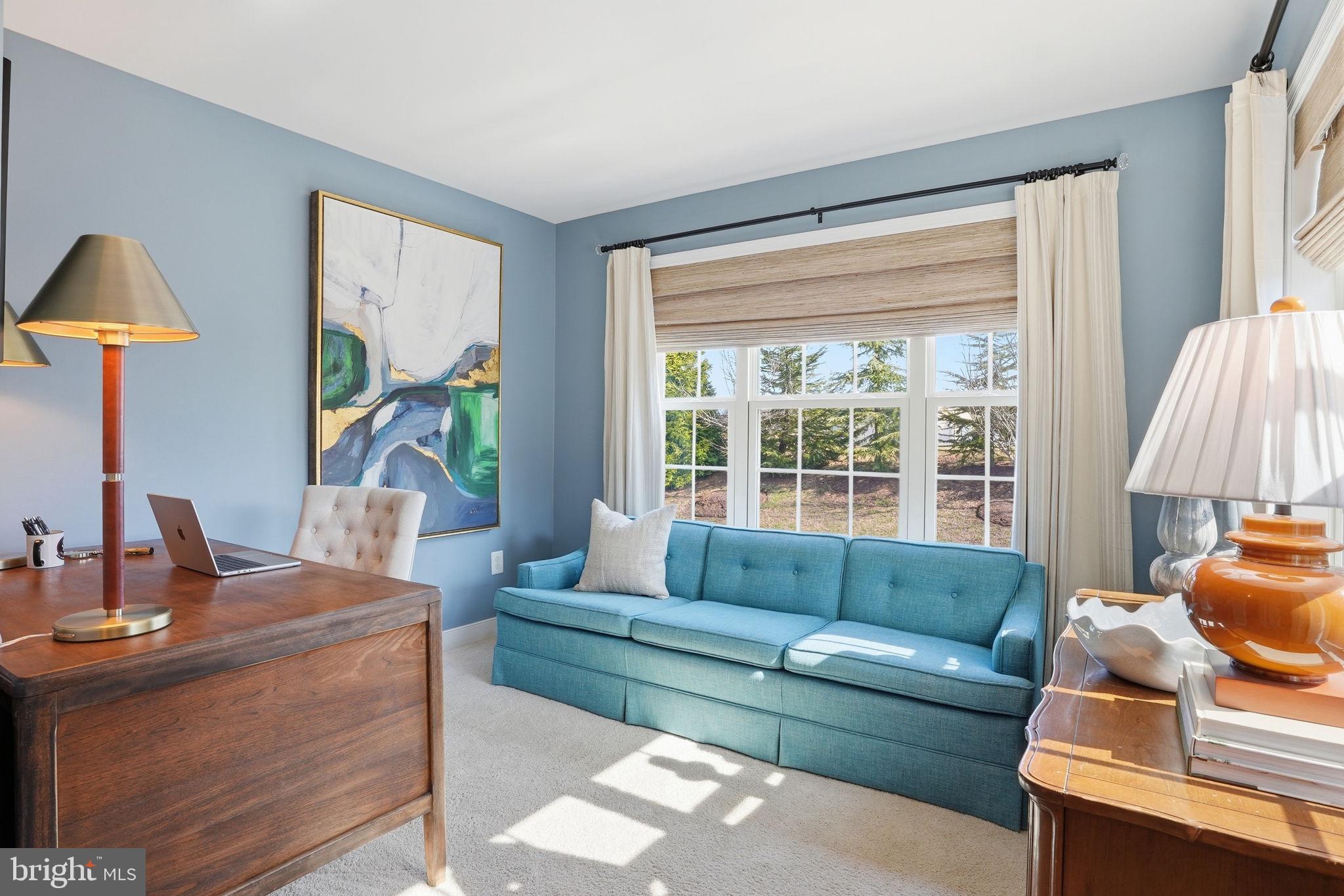 126 Admirals Ridge Drive Arnold, MD 21012 - Photo 18 of 58 a living room with furniture and a window
