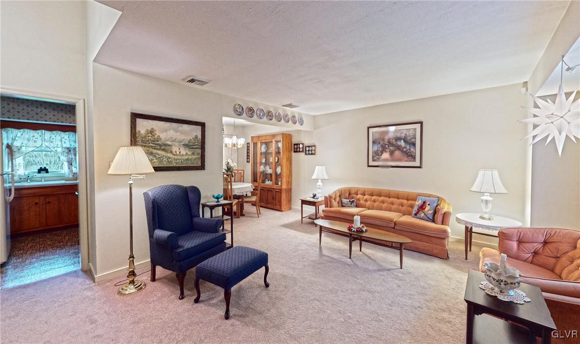 3141 Hilly Road Bethlehem, PA 18017 - Photo 4 of 29 Gallery Image 4