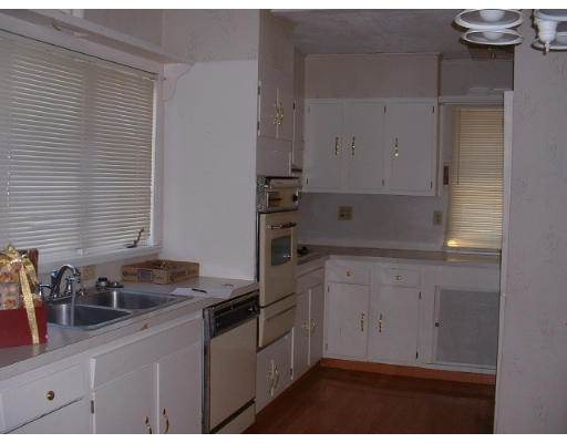 49 Harkness Avenue Springfield, MA 01118 - Photo 4 of 6
