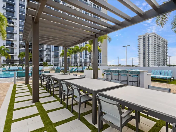 $440,000 | 5350 Northwest 84th Avenue, Unit 614, Doral, FL 33166