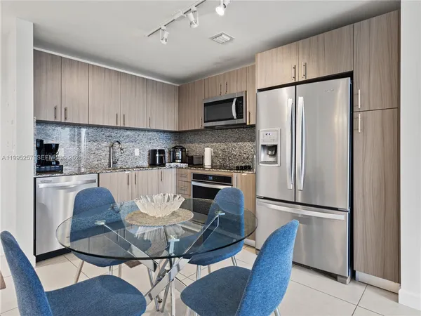 $440,000 | 5350 Northwest 84th Avenue, Unit 614, Doral, FL 33166