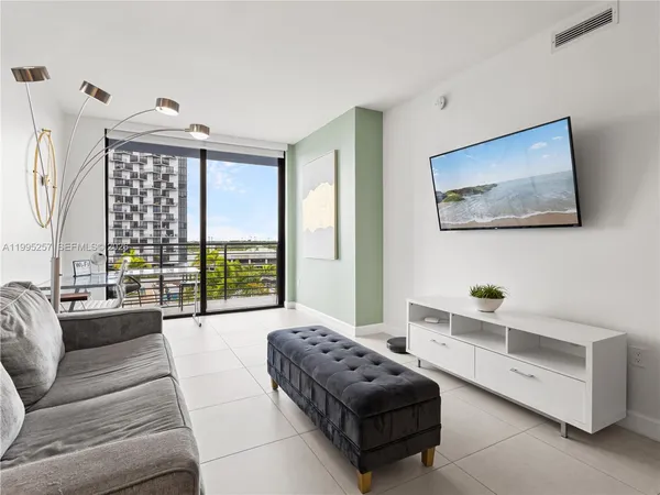 $440,000 | 5350 Northwest 84th Avenue, Unit 614, Doral, FL 33166