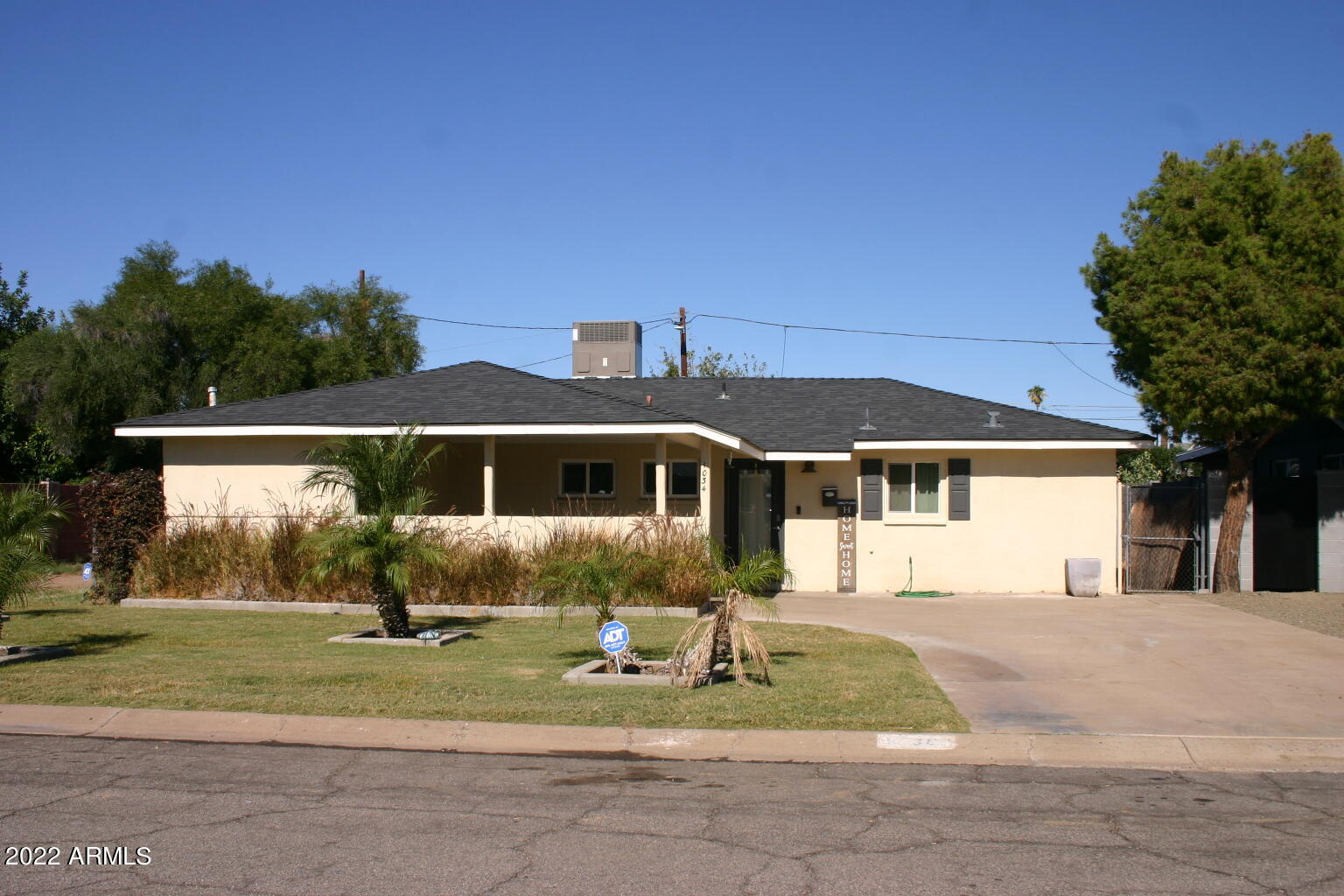 1034 East Elm Street Phoenix, AZ 85014 - Photo 1 of 30 Front