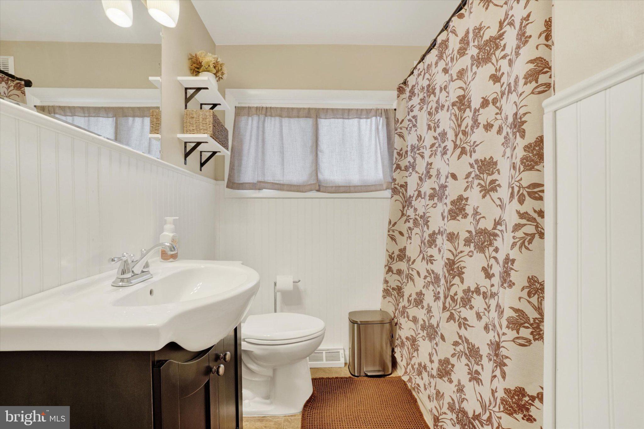 720 Gunnison Road York, PA 17404 - Photo 14 of 34 Full Bath