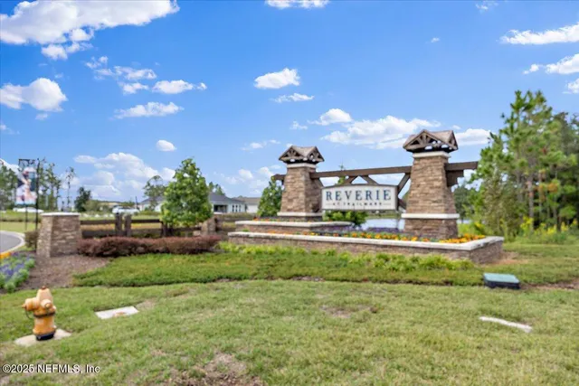 a view of a house with a big yard