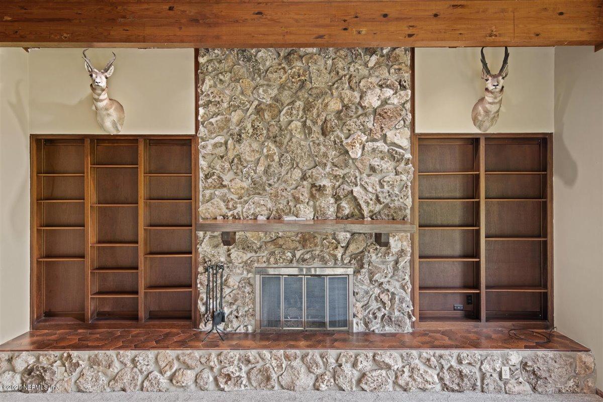 204 Moritani Point Road East Palatka, FL 32131 - Photo 8 of 49 fireplace
