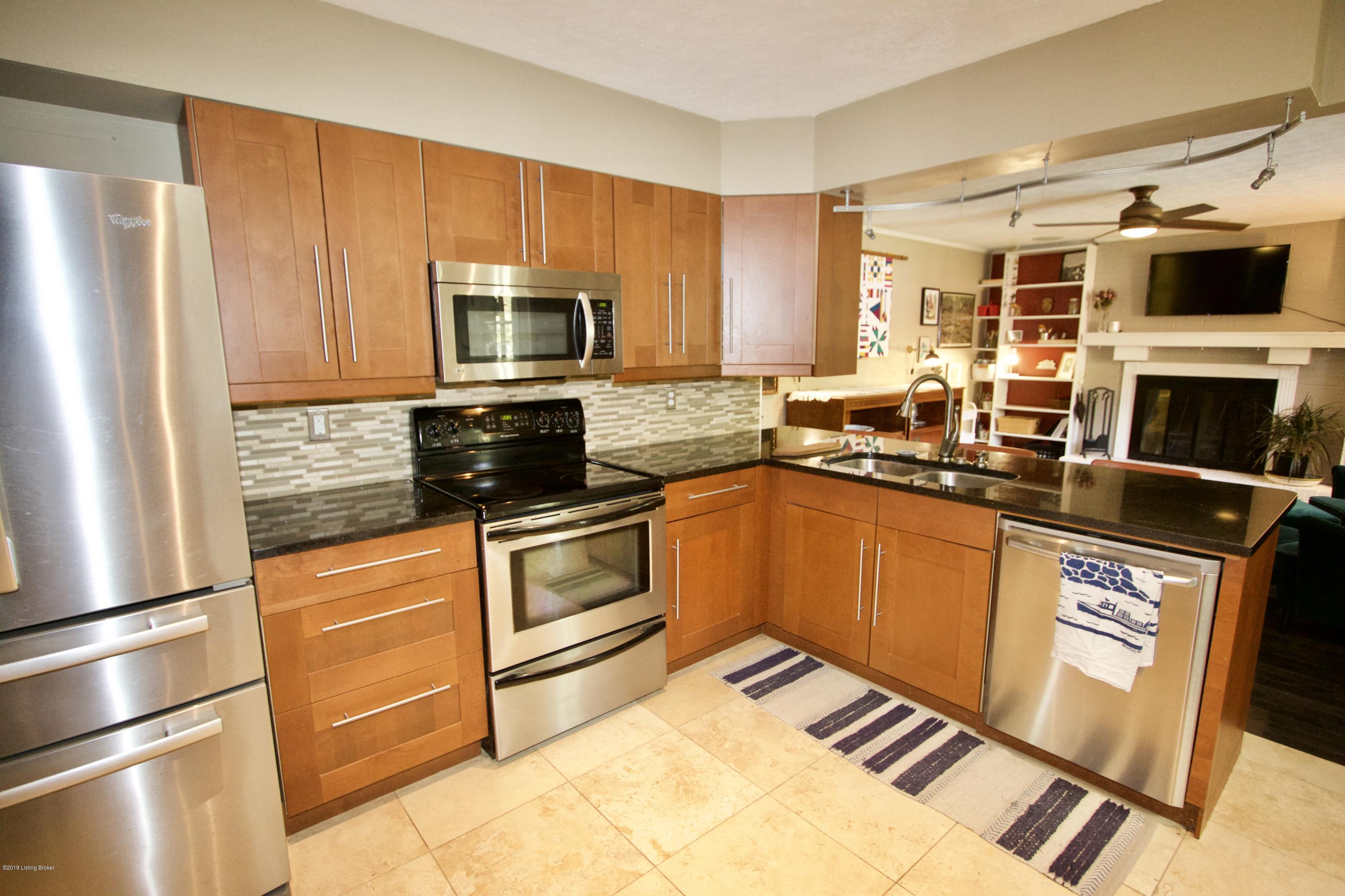 6603 Tottenham Road Louisville, KY 40207 - Photo 17 of 63 fullsizeoutput_2d92