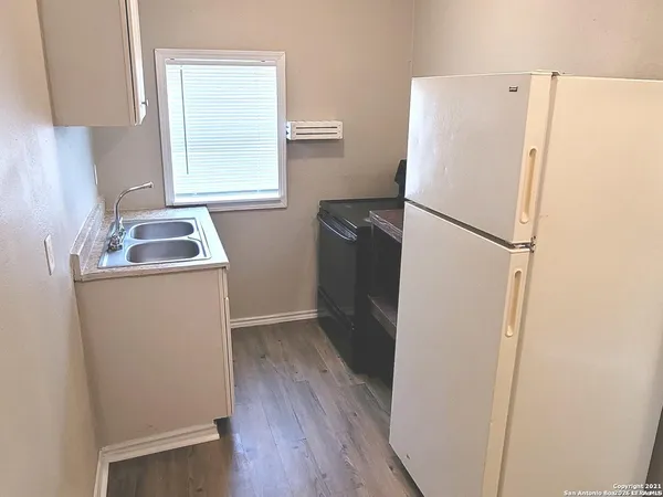 $650 | 1011 Avant Avenue, Unit 4, San Antonio, TX 78210