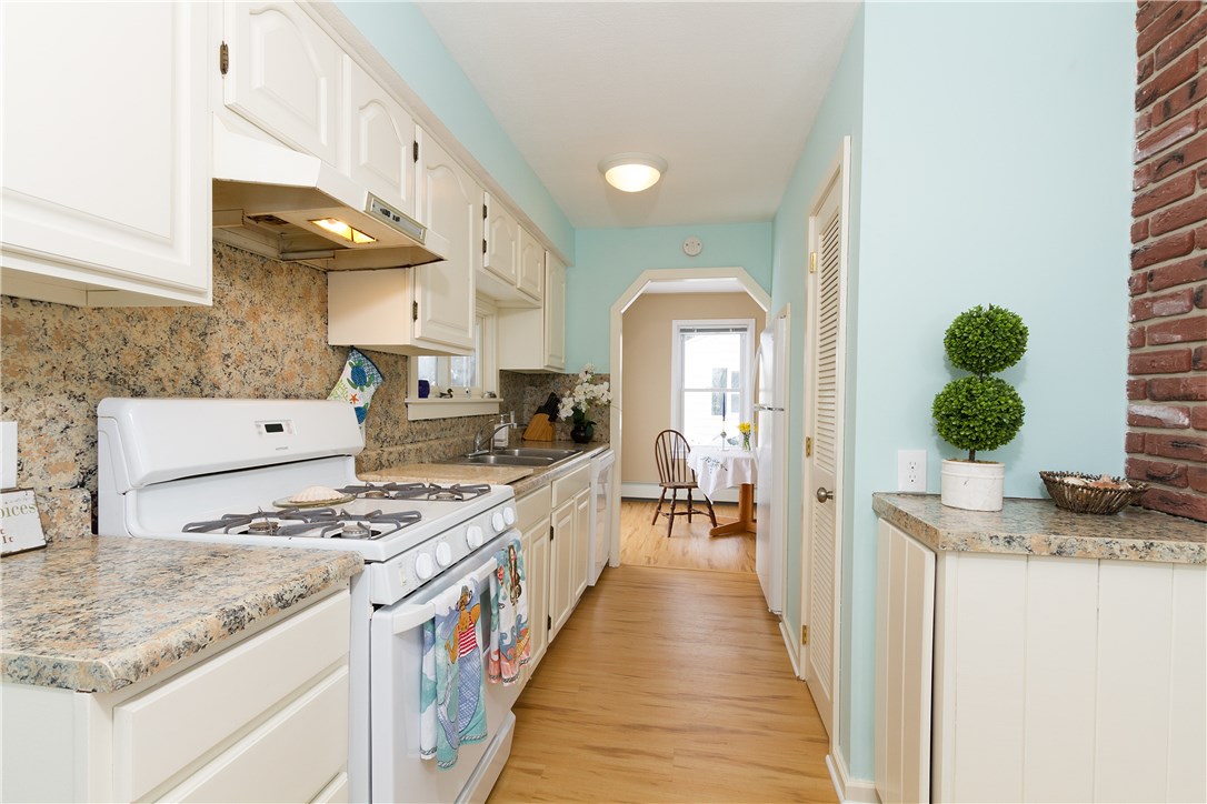 838 Boston Neck Road Narragansett, RI 02882 - Photo 12 of 22
