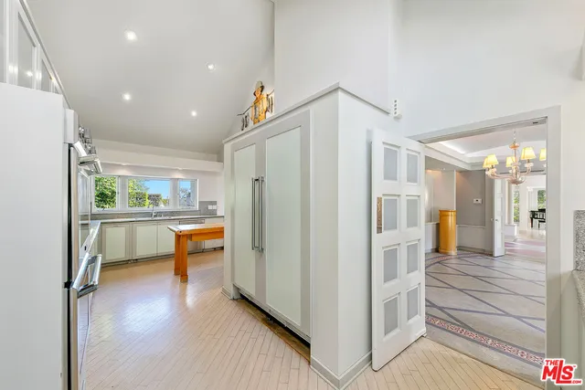 $5,889,999 | 1350 Belfast Drive, Los Angeles, CA 90069