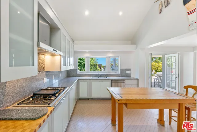 $5,889,999 | 1350 Belfast Drive, Los Angeles, CA 90069