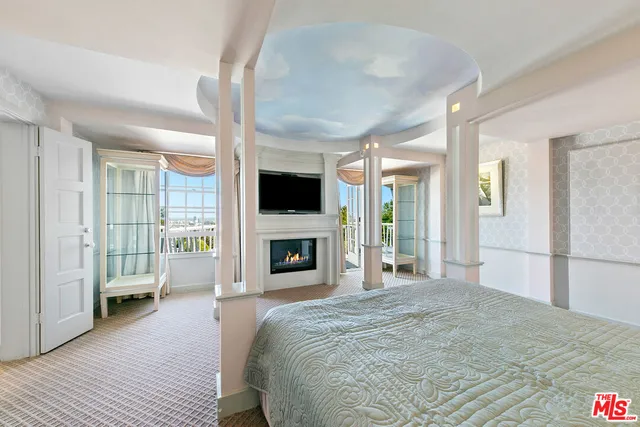 $5,889,999 | 1350 Belfast Drive, Los Angeles, CA 90069