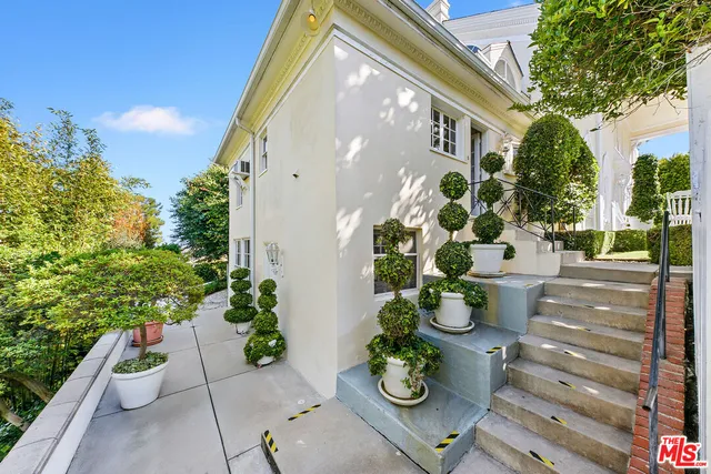 $5,889,999 | 1350 Belfast Drive, Los Angeles, CA 90069