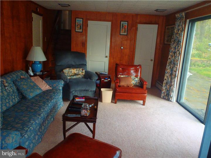 327 Greene Road Berwyn, PA 19312 - Photo 3 of 12